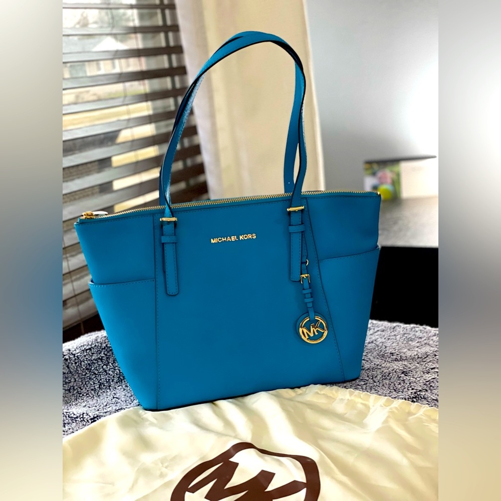 NWT Michael Kors Large Jet Set East West Tote In Summer Blue 💙💙💙